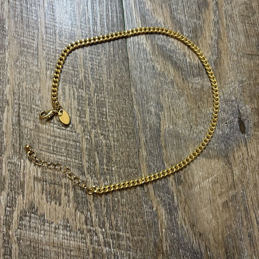 Gold chain choker